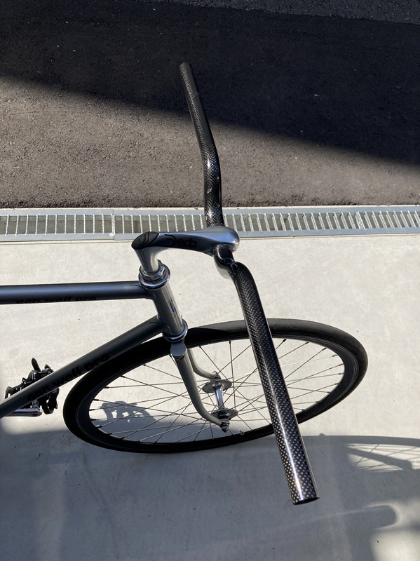 自転車ハンドルのグリップ自作！”基本は捨てる”自転車チューブを再利用