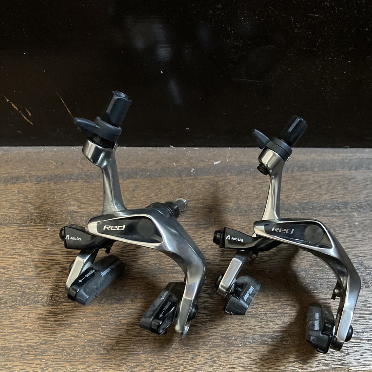 ロードバイクにもよく使われるキャリパーブレーキ