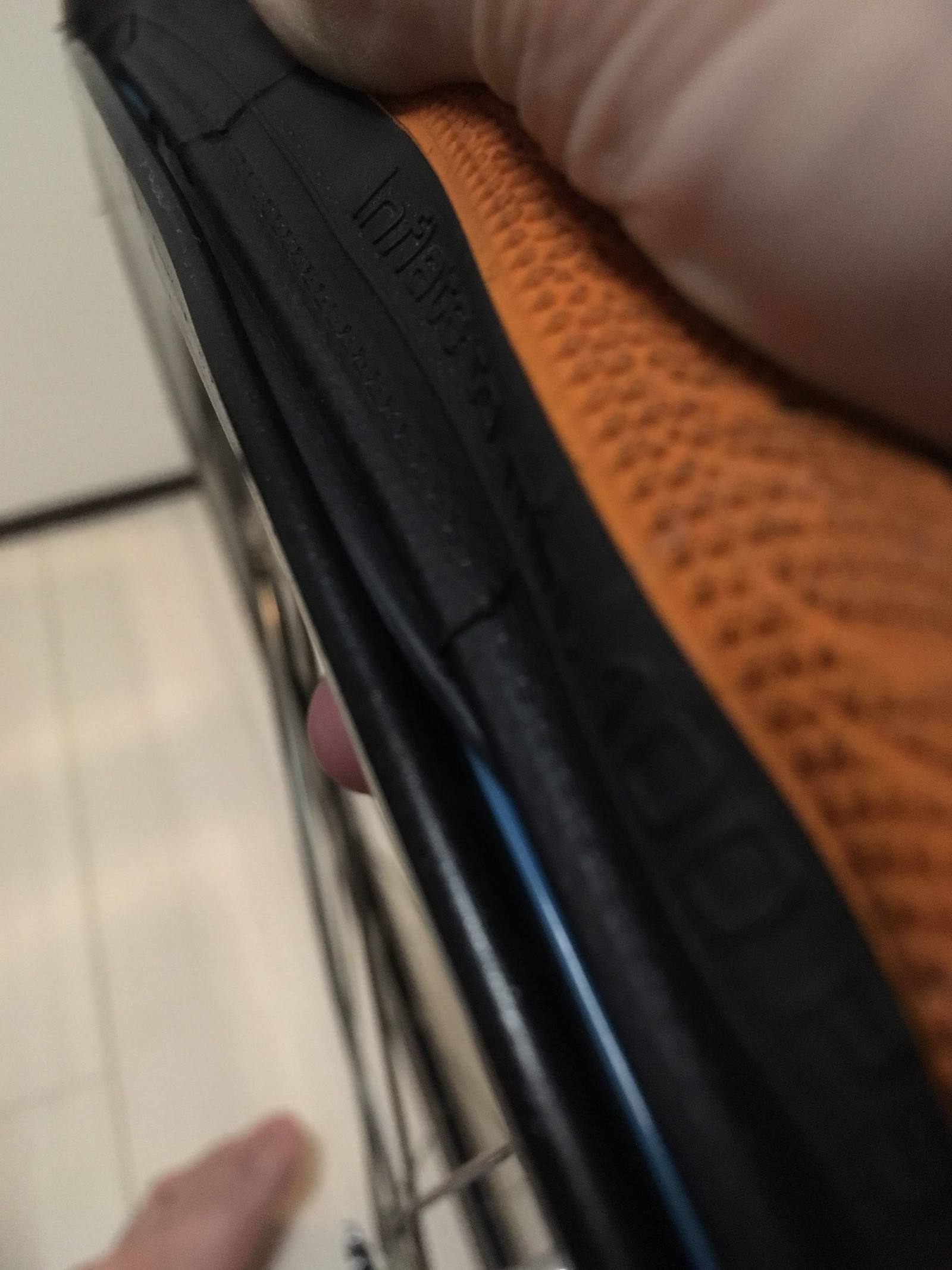 自転車のタイヤ取り付け時の失敗例②