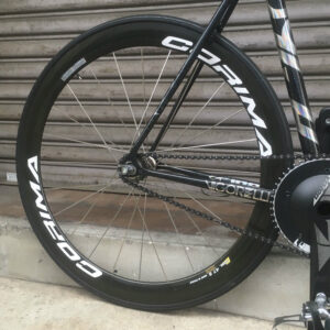 CORIMAのカーボンディープホイール