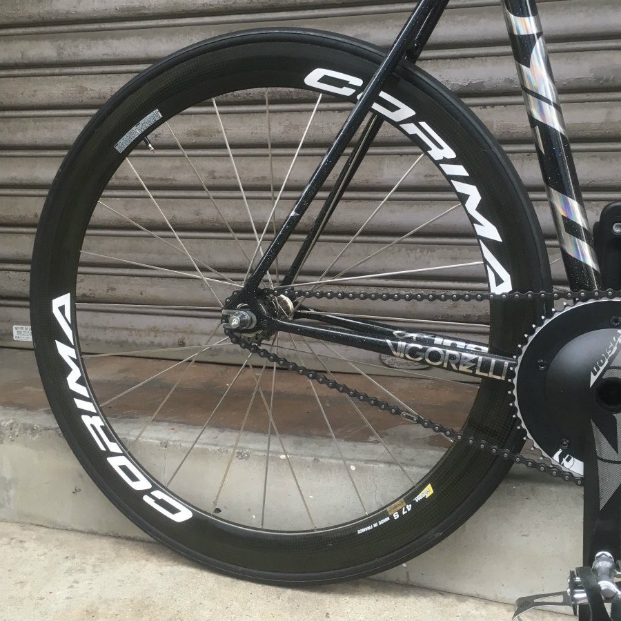 CORIMAのカーボンディープホイール