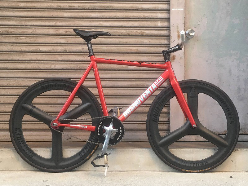 バトンホイールをピストバイクに装着するメリットを考察する