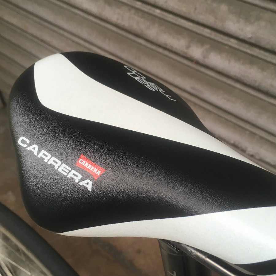 サンマルコ コンコールレーシング カレラは、使用感の良いレーシングサドル