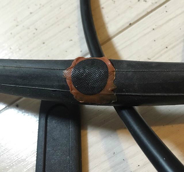 650Cホイール用のチューブは流通が少ない。パンク修理キットは持っておこう。