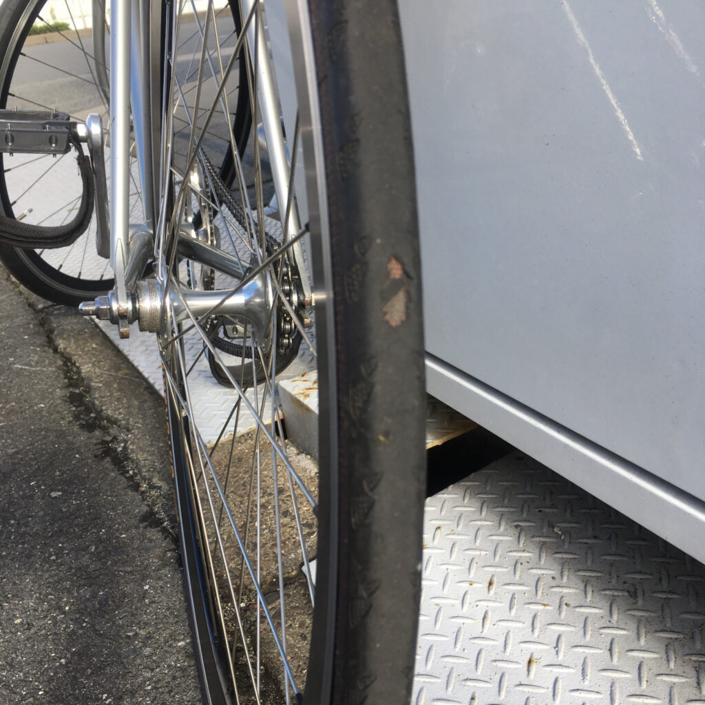 抜群の耐久性を誇る堅牢タイヤ｜コンチネンタルのゲータースキン