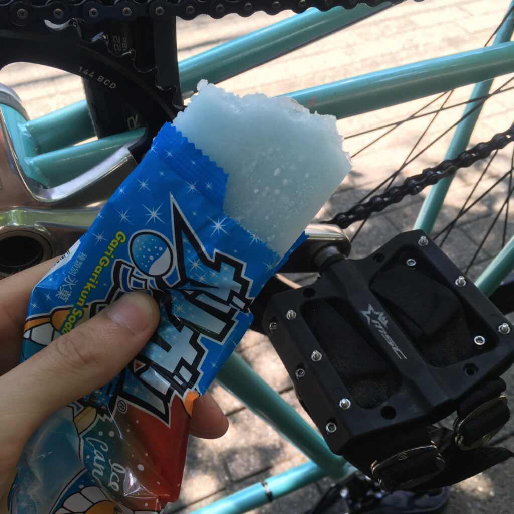 ピストバイクとガリガリ君